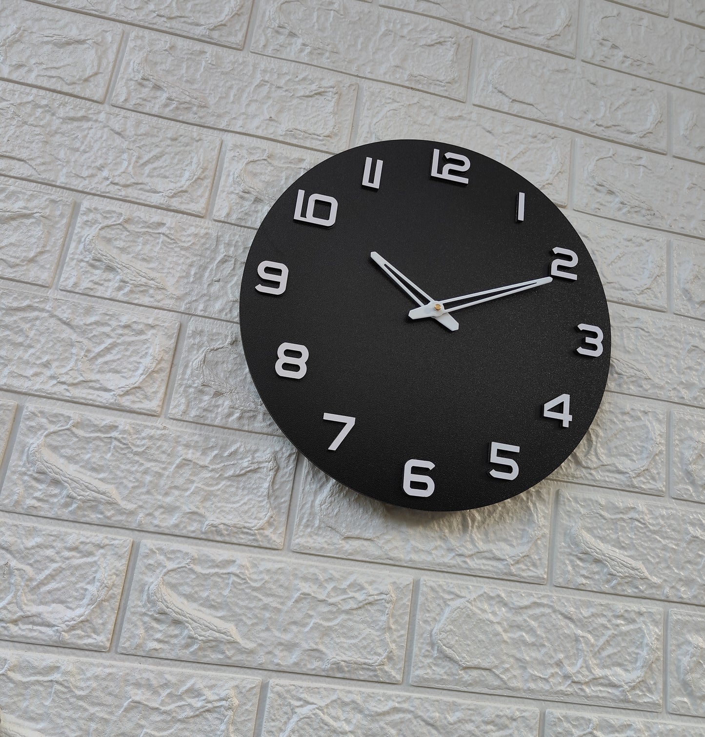 Minimalist Black Wall Clock - Modern Timepiece