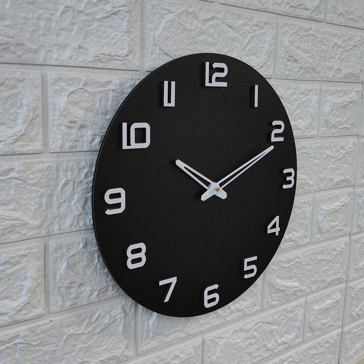 Minimalist Black Wall Clock - Modern Timepiece