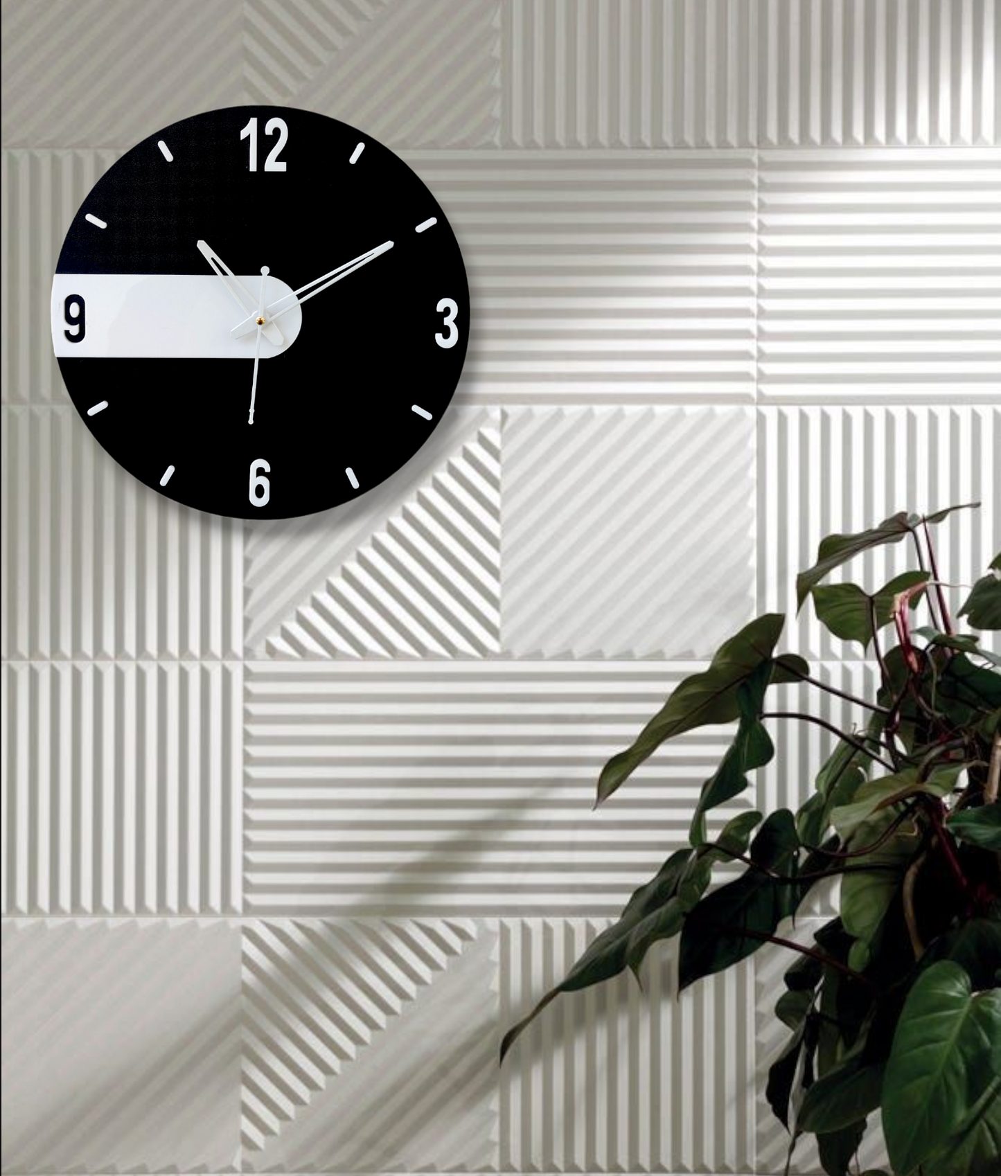 Modern Black and White Minimalist Round Wall Clock